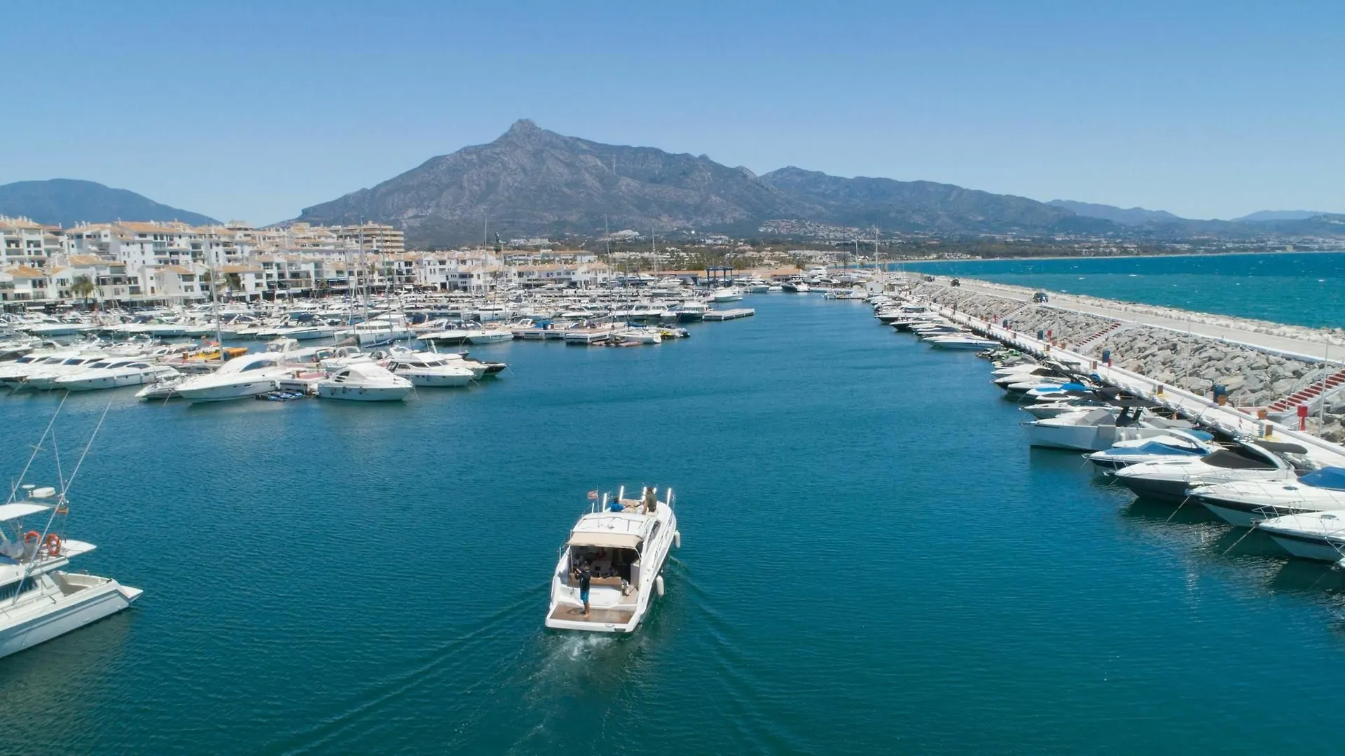 Villa With 6 Bedrooms In Marbella, With Wonderful Sea View, Private Pool, Fur... Apartment Marbella